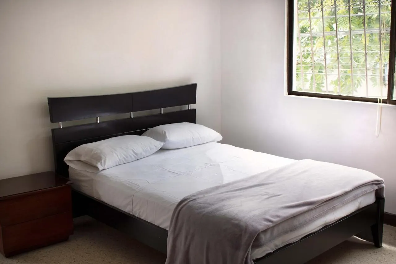 아파트 Apartamentos Limonar 칼리